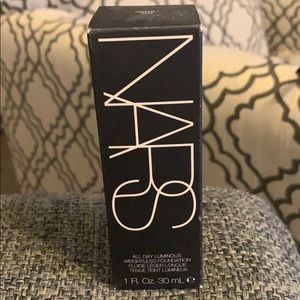 NARS ALL DAY LUMINOUS WEIGHTLESS FOUNDATION